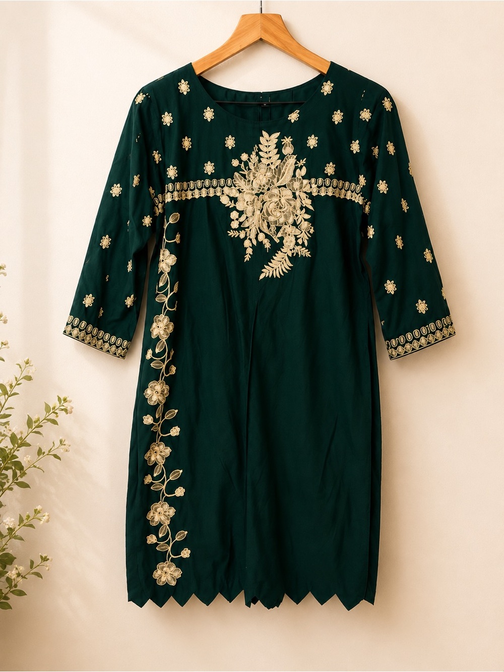 Pakistani Embroidered Emerald Green Kurti Tunic | Small | Gold Floral